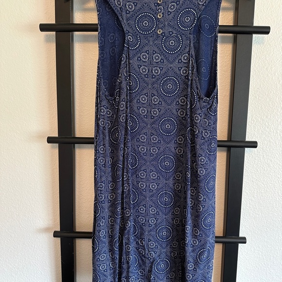 Blue Patterned Sleeveless Dress - Picture 3 of 3